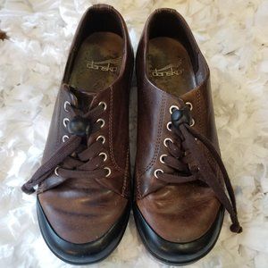 Dansko Veda Oxford Lace Clogs.
